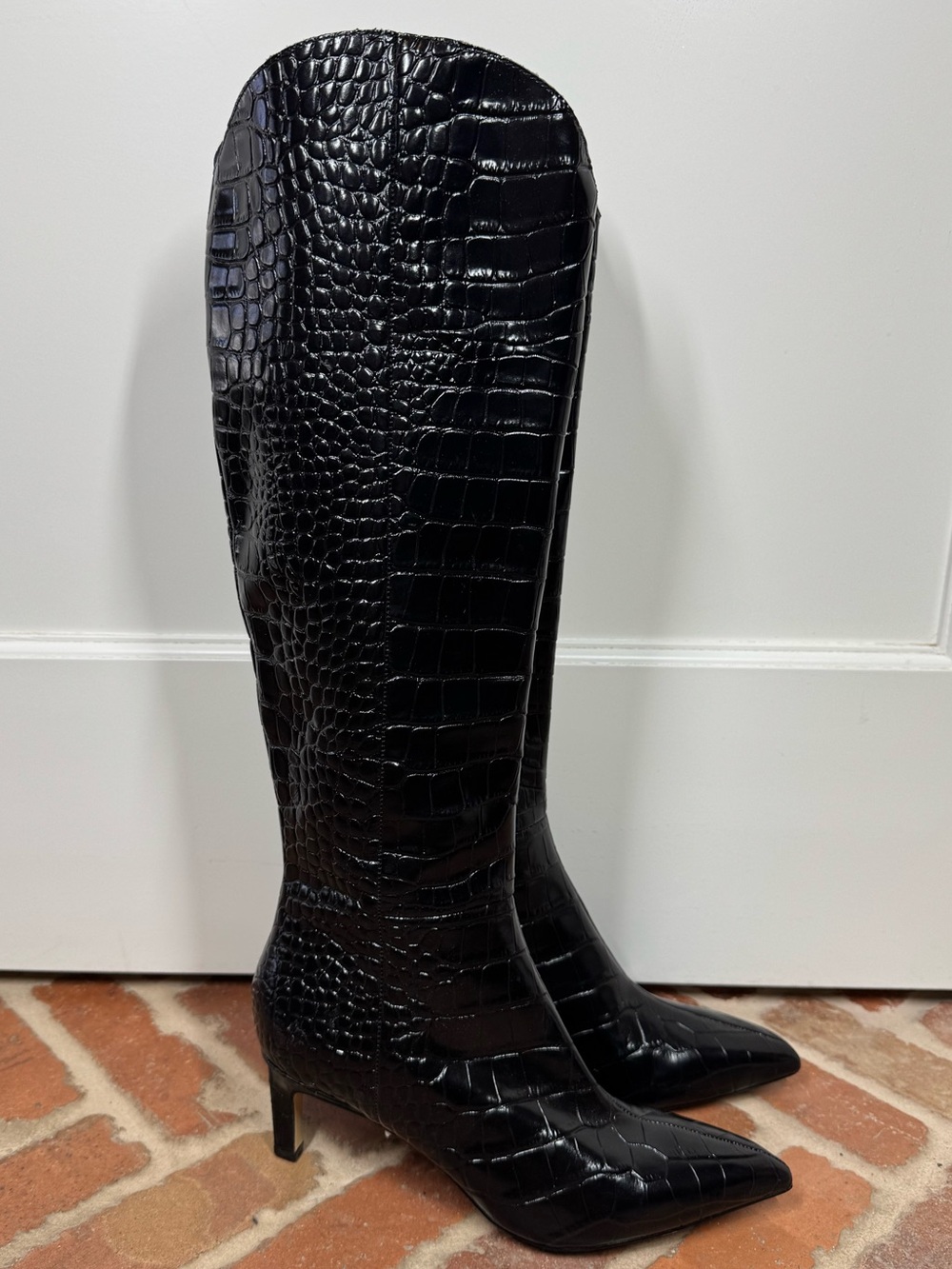 MARC FISHER Quinnie 2 Boots Size 7.5 Tall Low Stiletto Pointed Toe fun sexy